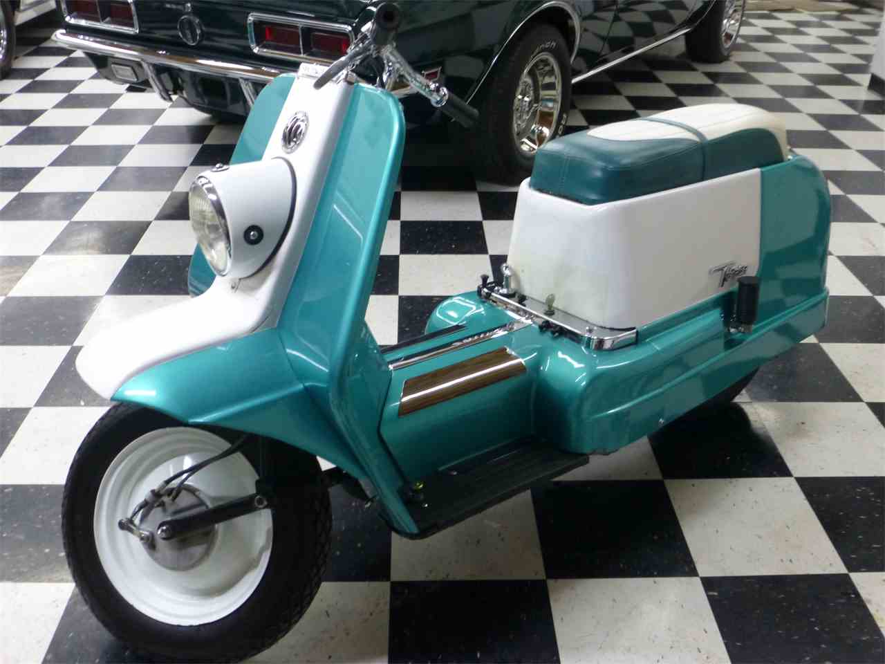 https://www.moto1pro.com/sites/default/files/5501065-1961-harley-davidson-topper-std-c.jpg