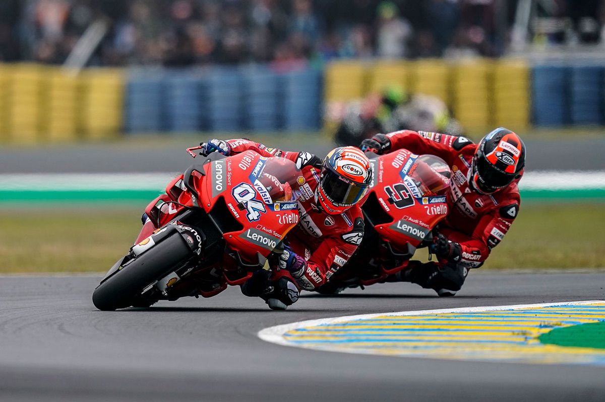 Andrea Dovizioso y Danilo Petrucci durante la carrera del GP de Francia