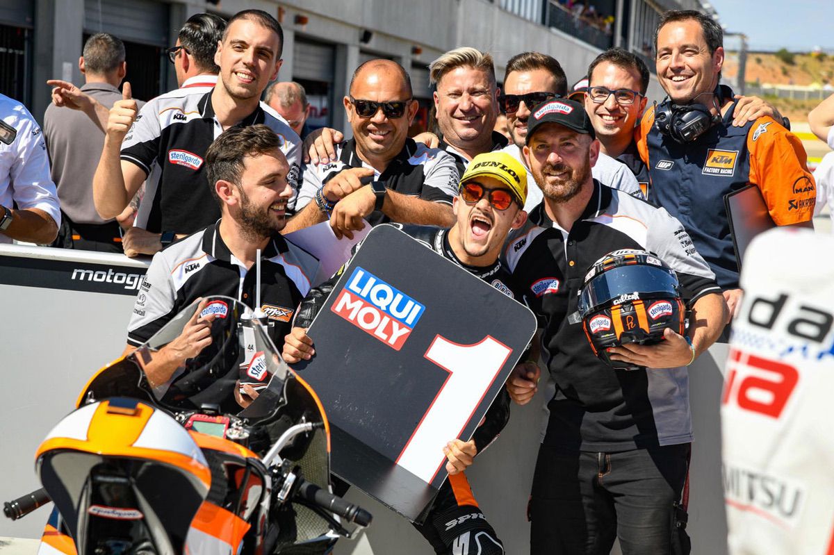 Arón Canet logró la pole del Gran Premio de Aragón en Moto3