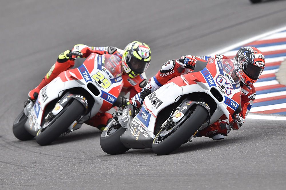 Andrea Dovizioso y Andrea Iannone en el GP de Argentina
