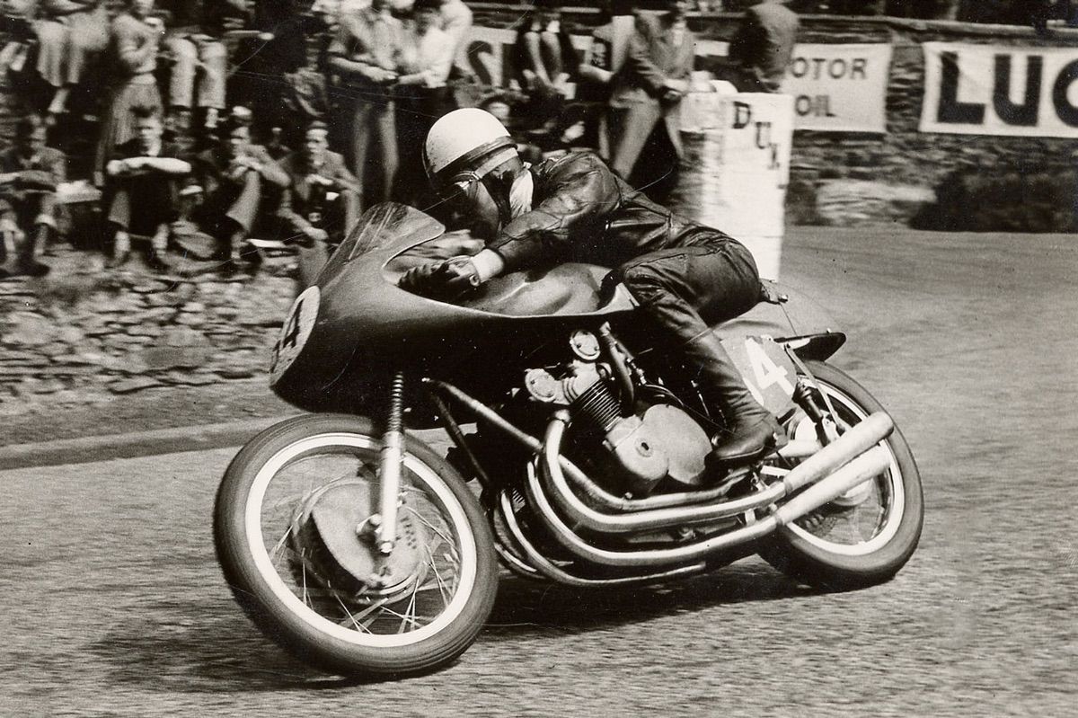 John Surtees con MV Agusta