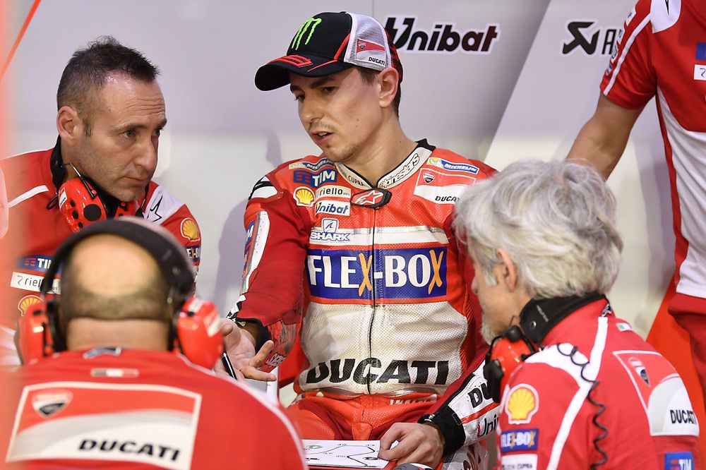 Jorge Lorenzo durante los entrenamientos MotoGP en Qatar
