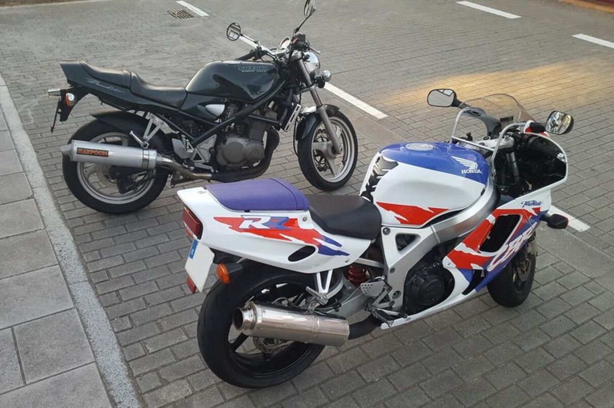 Tu opinión cuenta: ¿La moto es solo para el buen tiempo?
