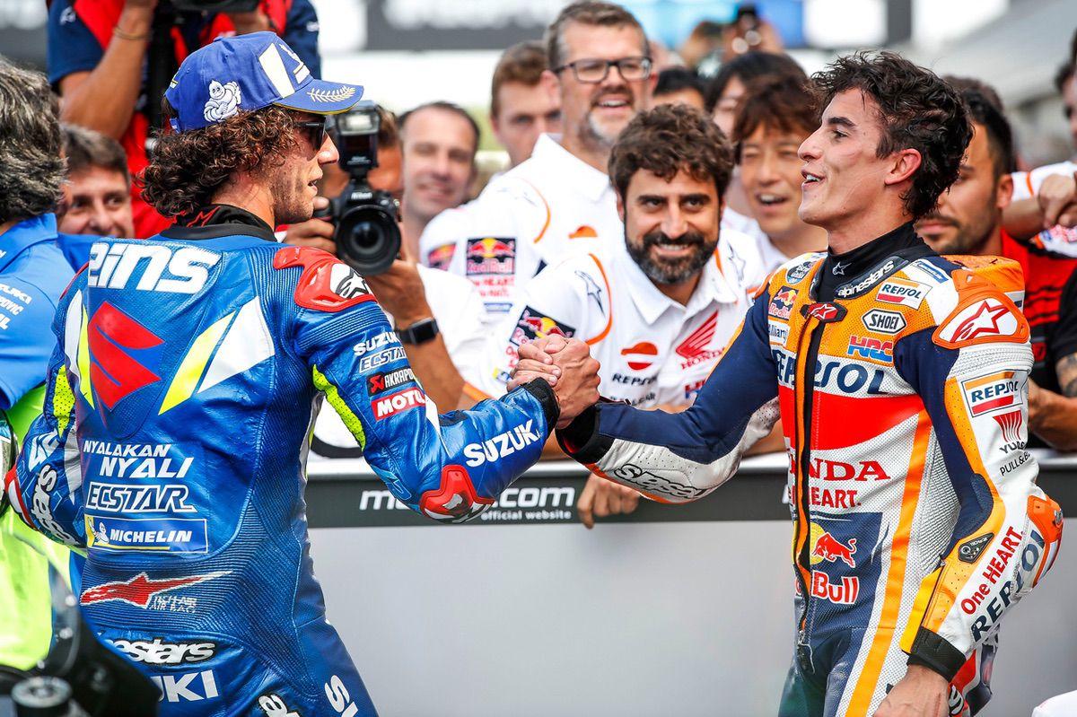 Marc Márquez y Alex Rins durante el GP de Gran Bretaña