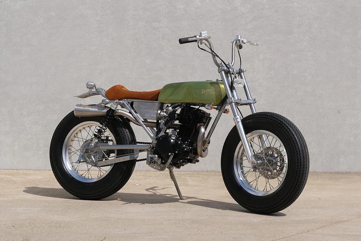La SYM Wolf 125 que acabó convertida en una 280 con ruedas gigantes