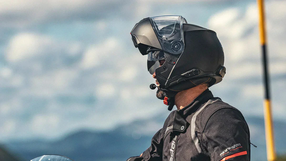 Cardo y Schuberth presentan el SC EDGE ANC