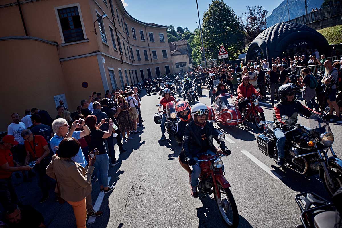 Moto Guzzi inaugura una nueva era con su fábrica y museo de Mandello