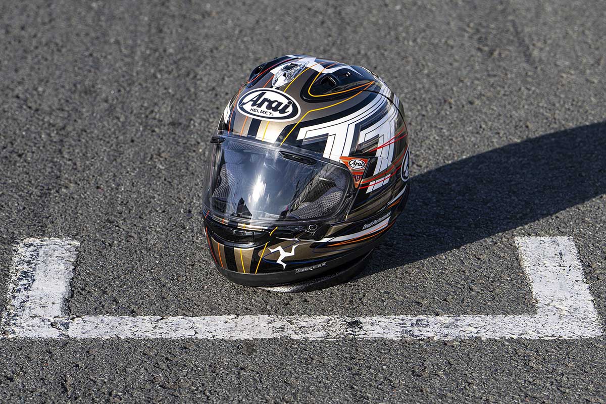 El Arai RX-7V EVO IOM TT 2026 rinde homenaje a la carrera más legendaria