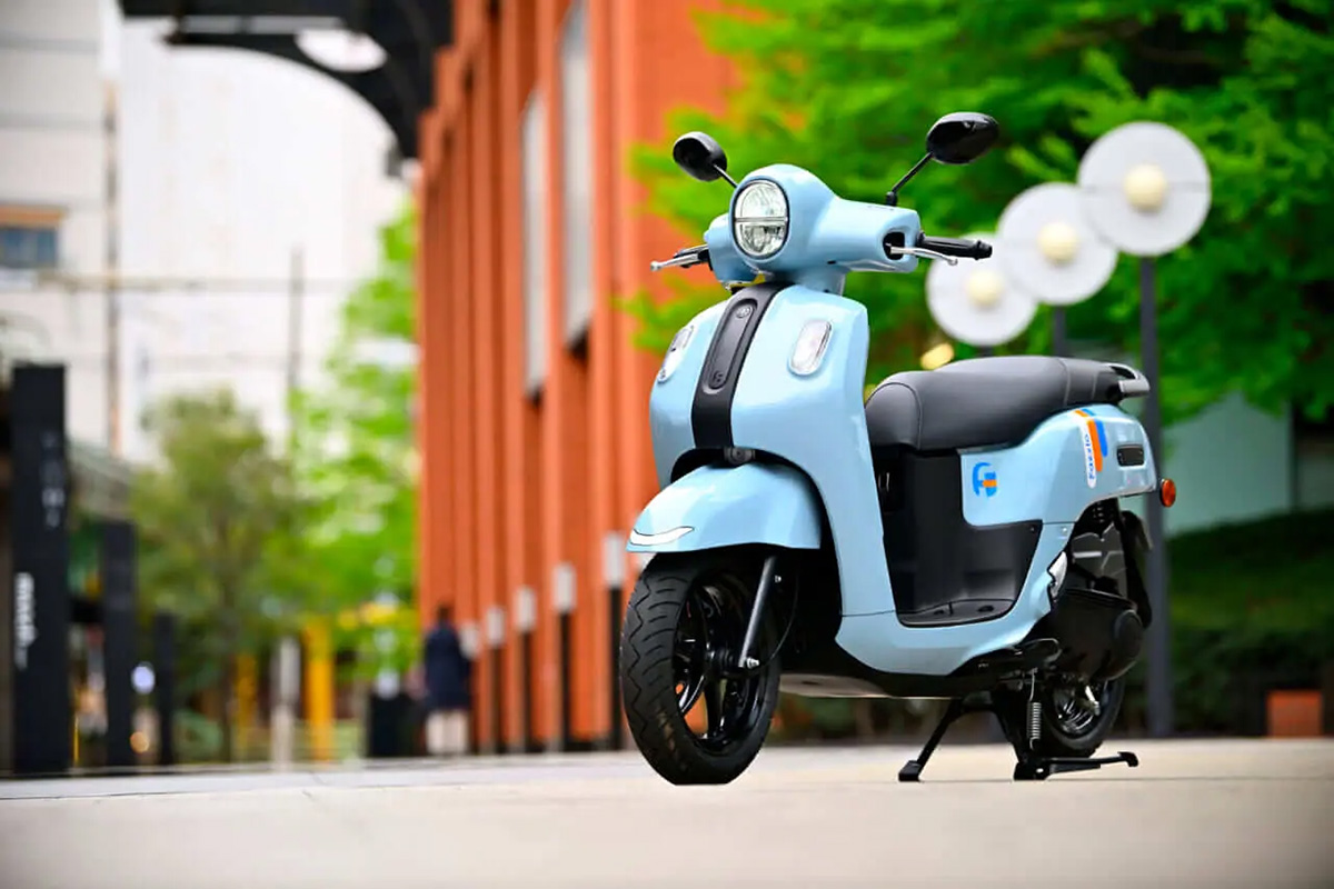 Yamaha Fazzio 125: así es el scooter retro japonés sin carnet... ¡híbrido!