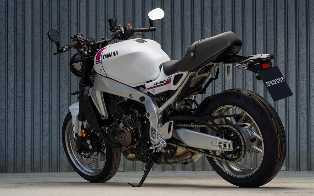 Yamaha XSR900 2027: los colores blanco, rosa y azul de la YZF 750R Yamaha XSR900 2027: los colores blanco, rosa y azul de la YZF 750R