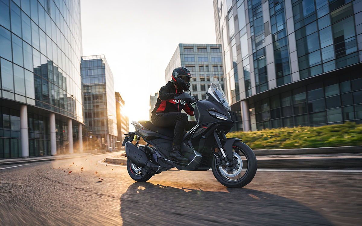 ¡1000 euros menos! Aprilia rebaja el SR GT 125 en octubre ¡1000 euros menos! Aprilia rebaja el SR GT 125 en octubre