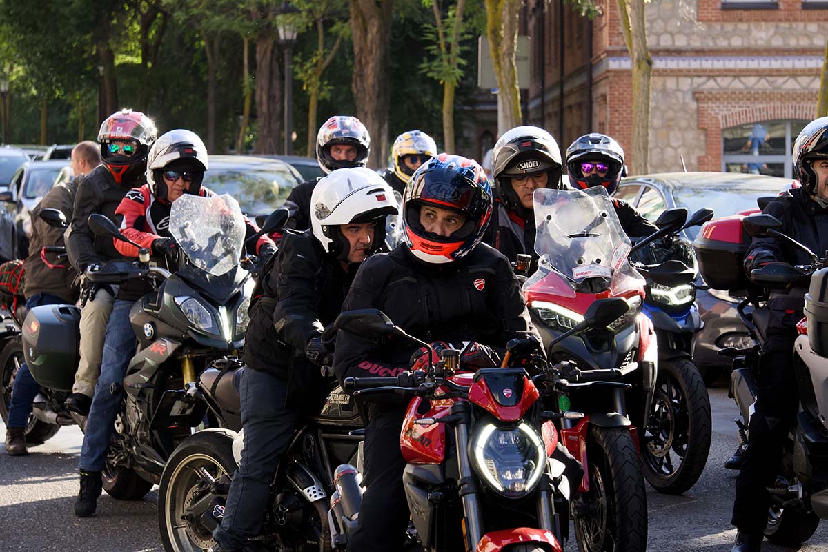 De Gijón a Estoril: así fue la aventura de Ducati a través de la Península De Gijón a Estoril: así fue la aventura de Ducati a través de la Península