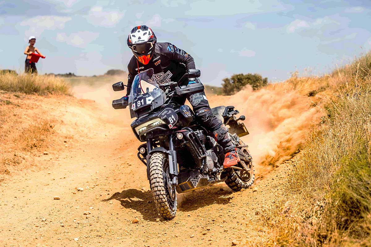 Harley-Davidson y Joan Pedrero forman equipo en la Africa Eco Race
