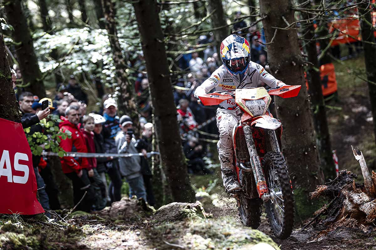 Josep García amplía su ventaja en el Mundial de EnduroGP