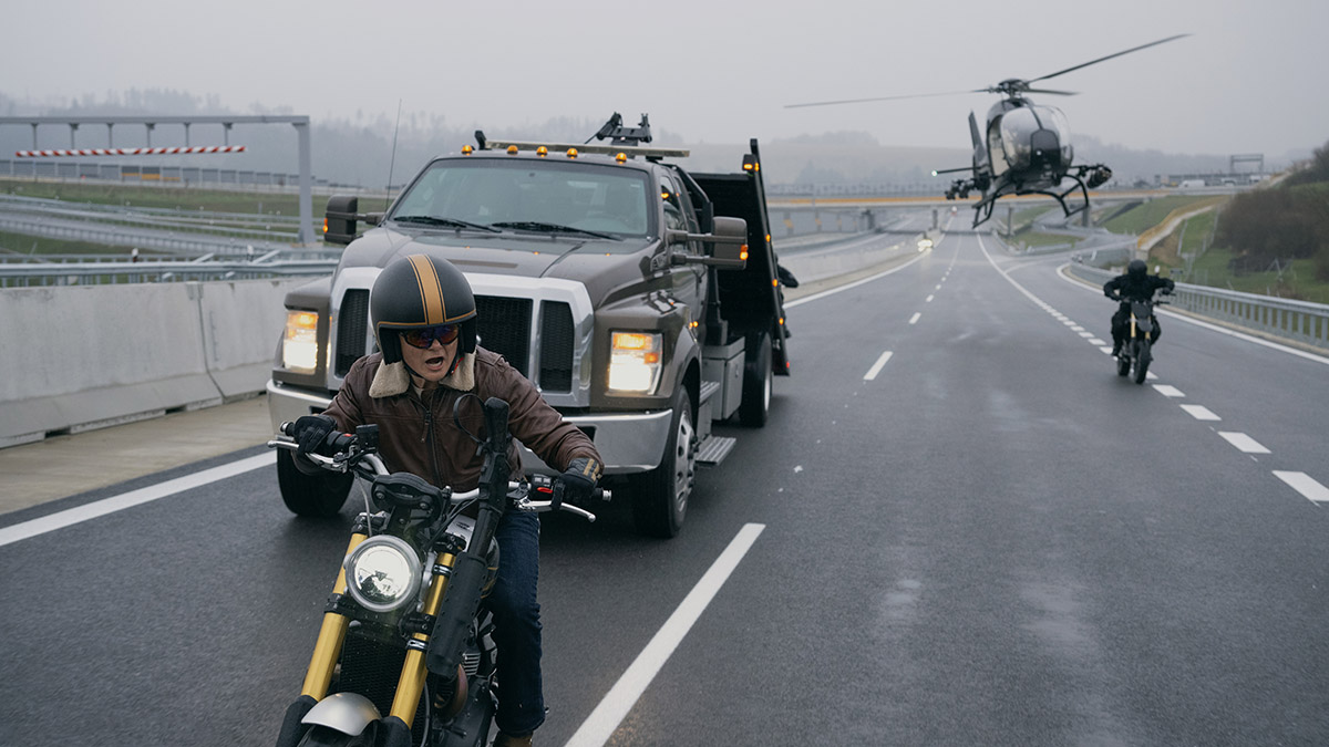 John Cena y la Triumph Scrambler 1200 XE, juntos en "Matchbox: La Película"