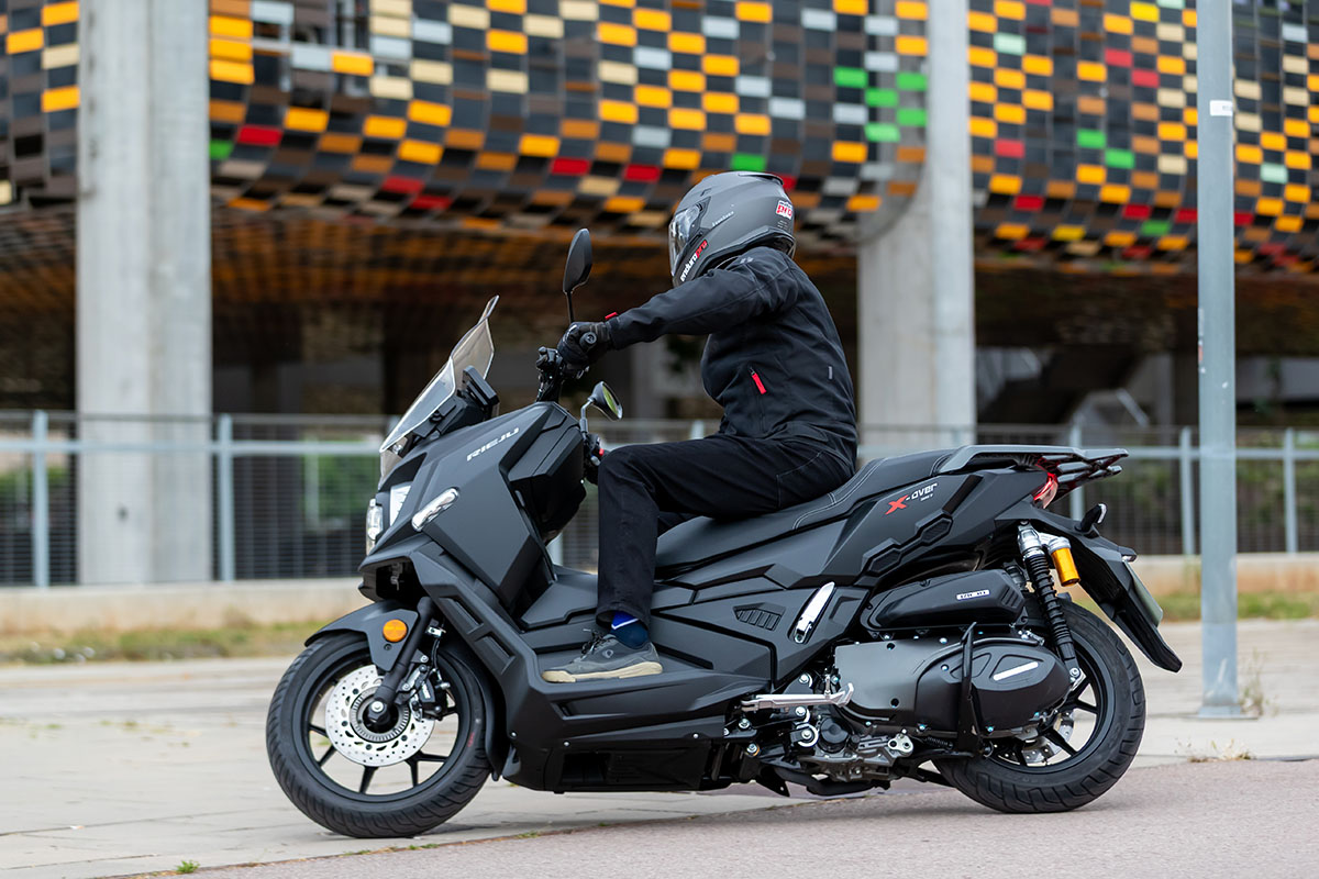 Prueba Rieju X-Over 357: 30 CV, mucho equipamiento y ¡menos de 5000 euros!