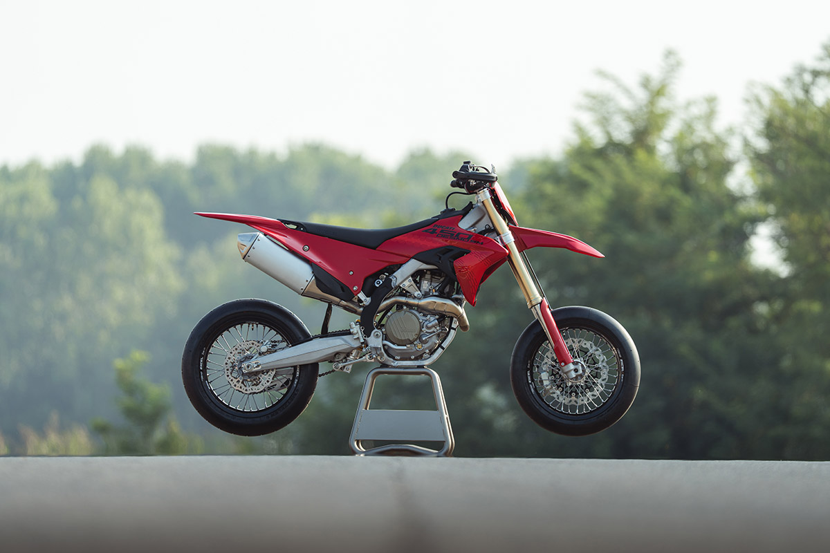 Ducati Desmo450 SM, la Desmo450 MX se pasa al Supermotard Ducati Desmo450 SM, la Desmo450 MX se pasa al Supermotard