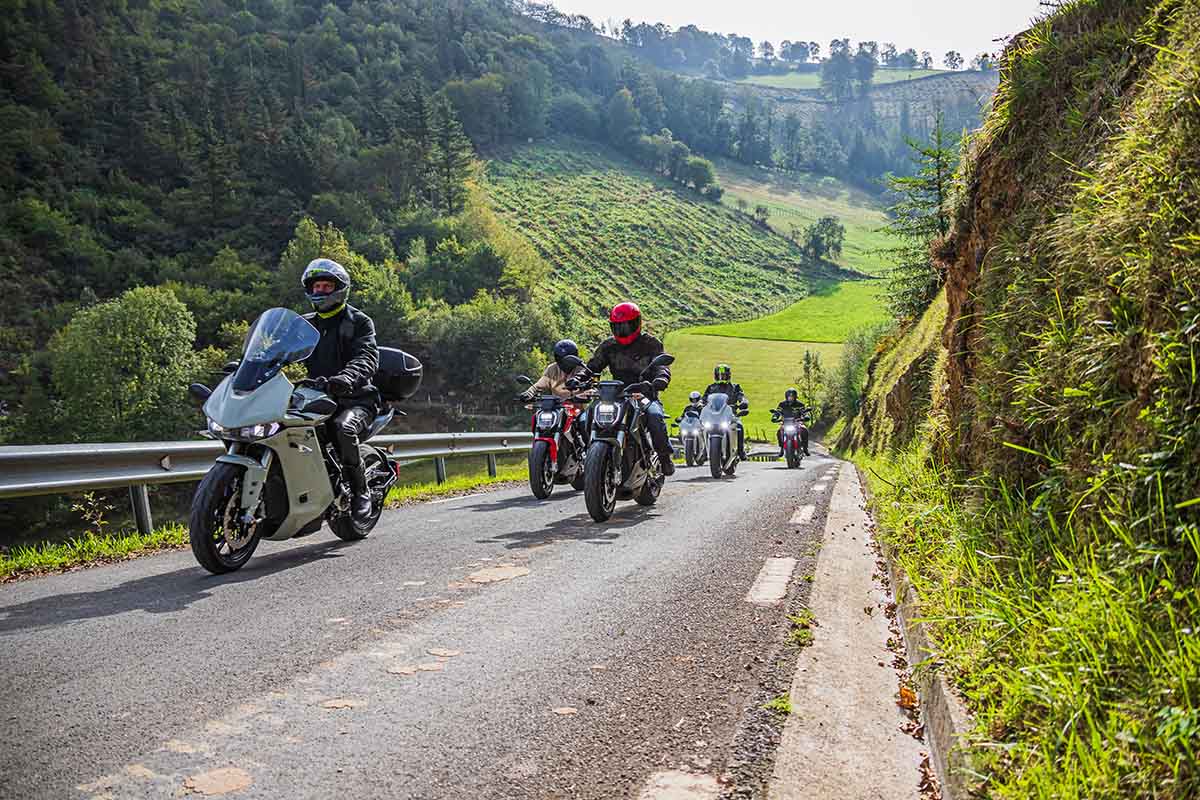 Zero rompe el reloj y carga sus motos del 20 al 80% en menos de 30 minutos