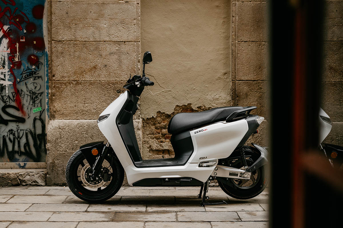 Zero celebra su 20 aniversario con el scooter LS1 por debajo de los 5000 euros Zero celebra su 20 aniversario con el scooter LS1 por debajo de los 5000 euros