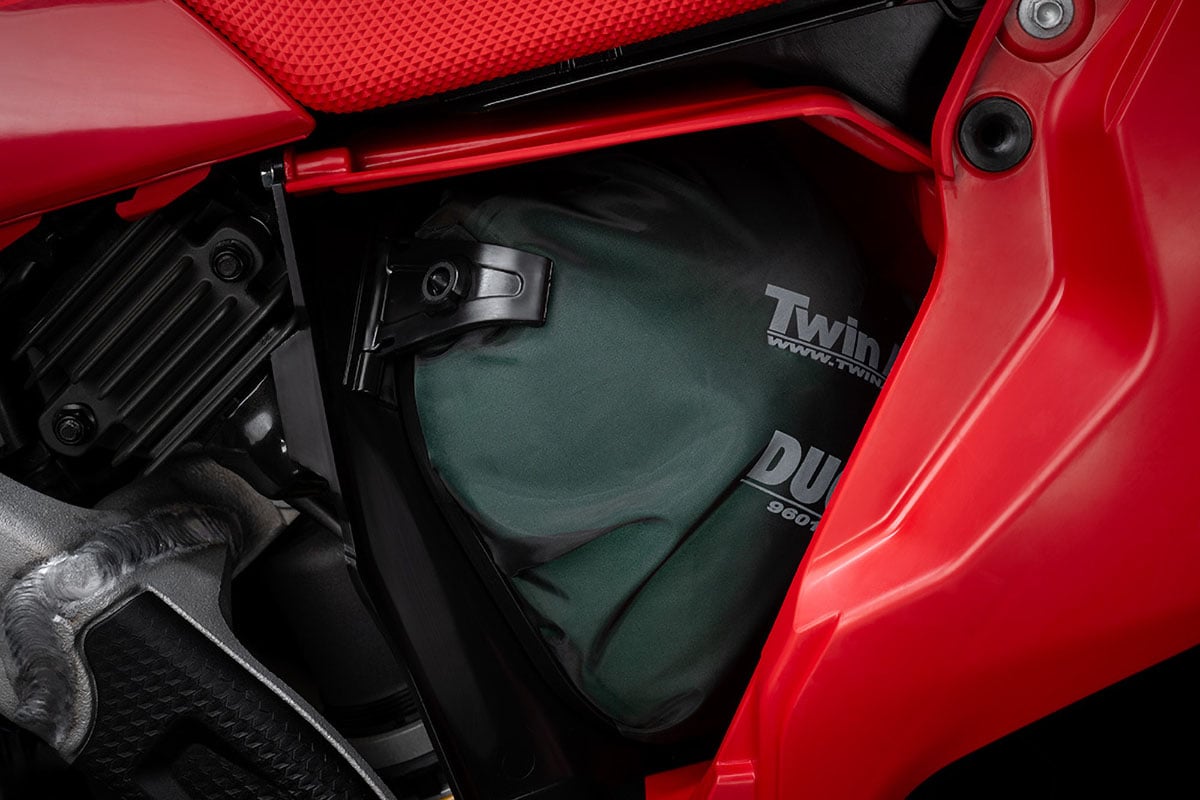 Ducati presenta la Desmo450 MX con un amplio catálogo de accesorios para motocross