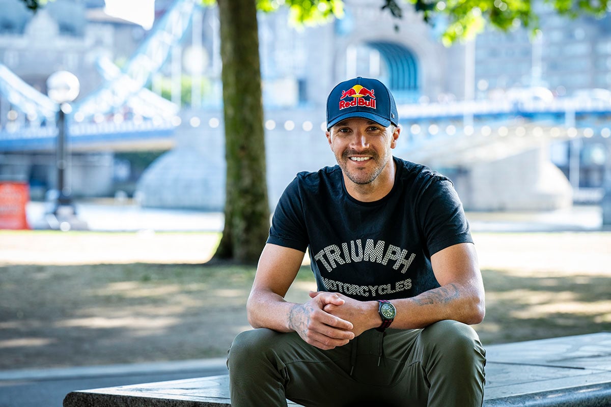 Sam Sunderland y la vuelta al mundo en Triumph en 19 días