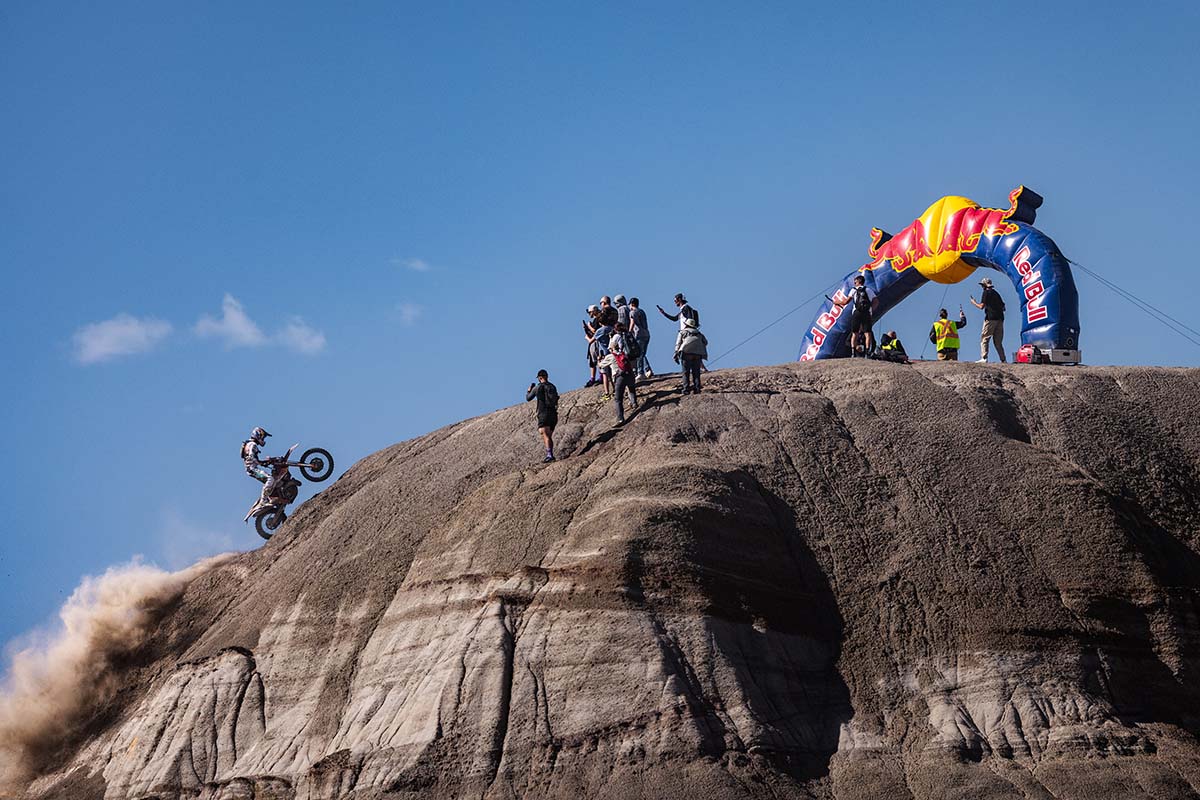 The Hard Enduro World Championship Travels To Canada For The Red Bull Outliers