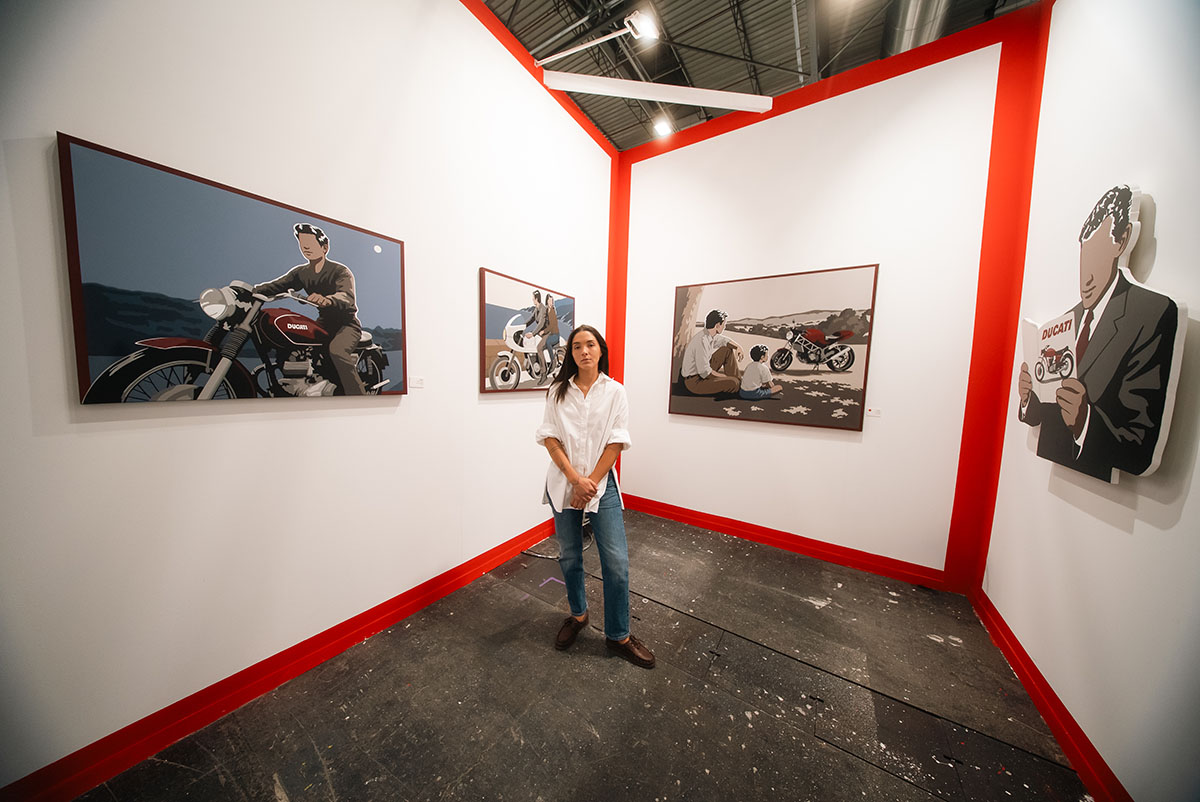 Ducati lleva su centenario a Estampa con seis obras de Adriana Oliver
