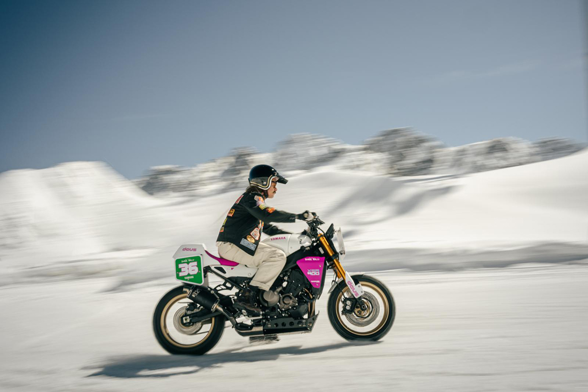 Yamaha y Deus Ex Machina sobre hielo: imágenes para sobrevivir a la ola de calor