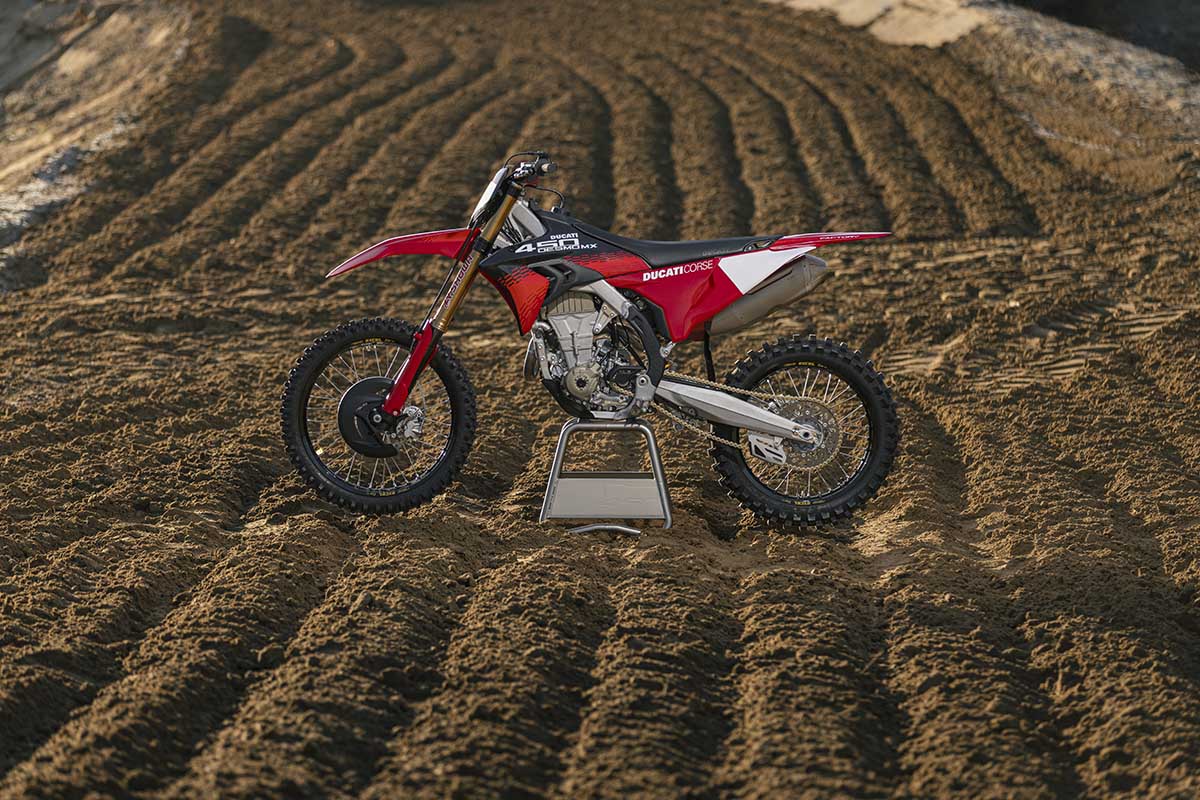 Ducati Desmo450 MX