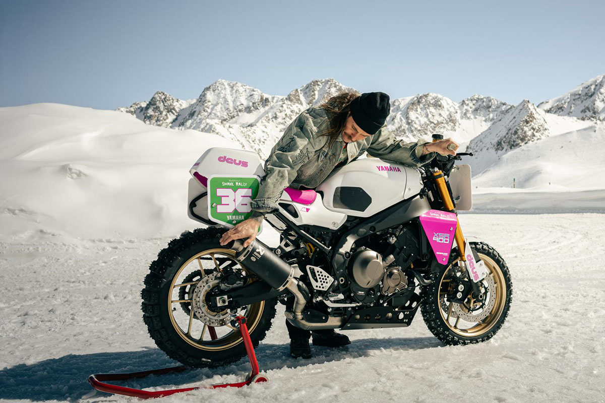 Yamaha y Deus Ex Machina sobre hielo: imágenes para sobrevivir a la ola de calor