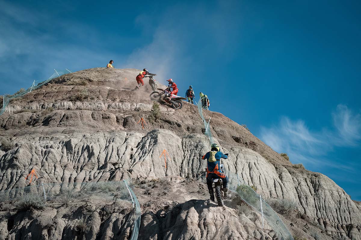 The Hard Enduro World Championship Travels To Canada For The Red Bull Outliers