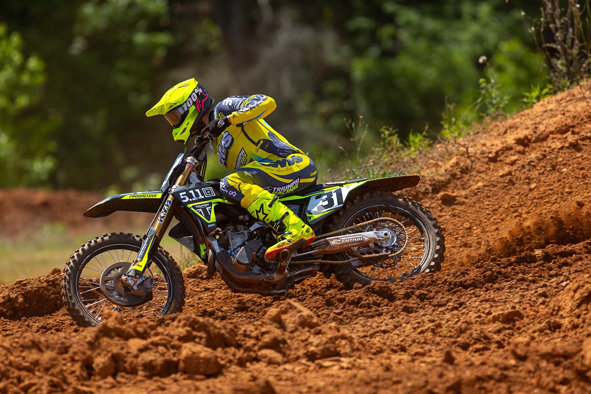 Triumph entra en otra fase: el Pro Motocross ya no va de aprender