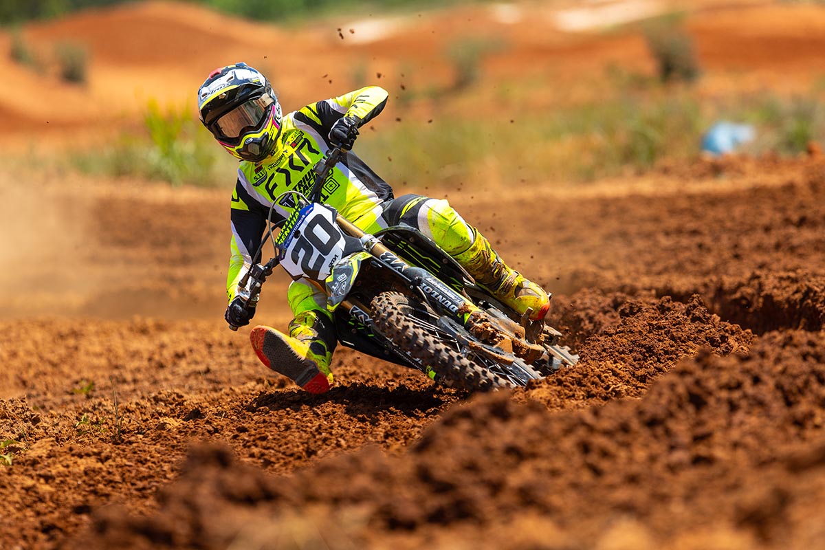 Triumph entra en otra fase: el Pro Motocross ya no va de aprender
