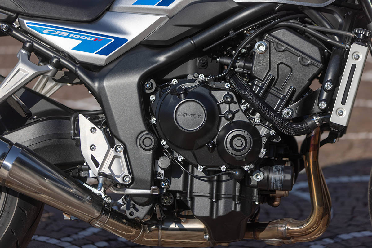 Casi 100 escapes para una Honda