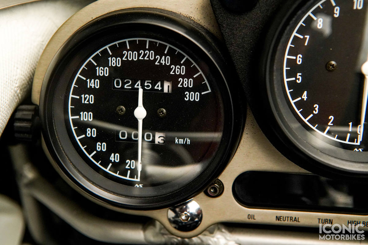 Moto de ensueño: Yamaha FZR750R OW01 de 1990 por más de 20.000 euros