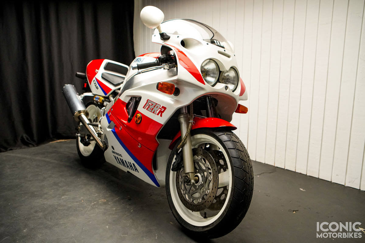 Moto de ensueño: Yamaha FZR750R OW01 de 1990 por más de 20.000 euros