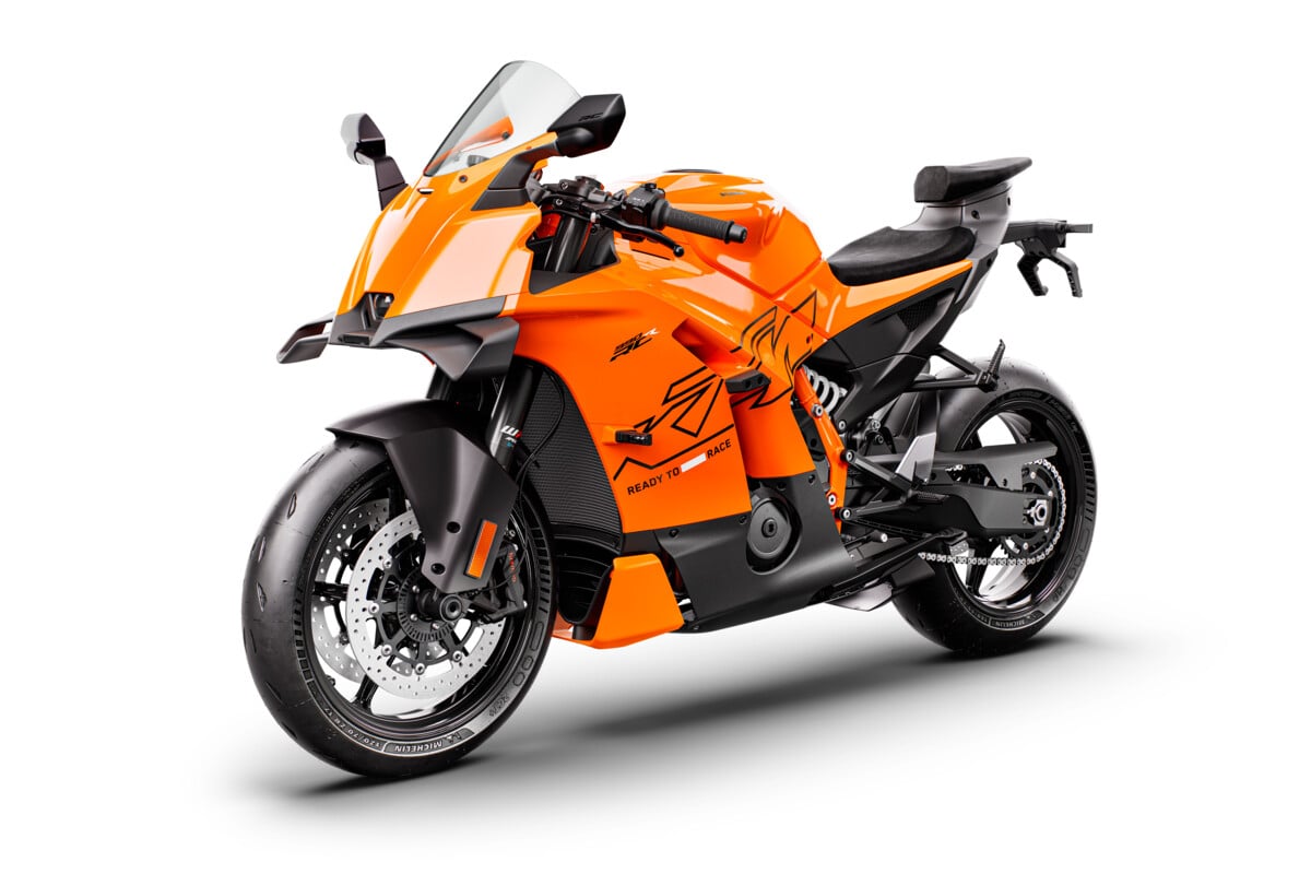 KTM 990 RC R 2026: ¡siéntete como Dani Pedrosa!