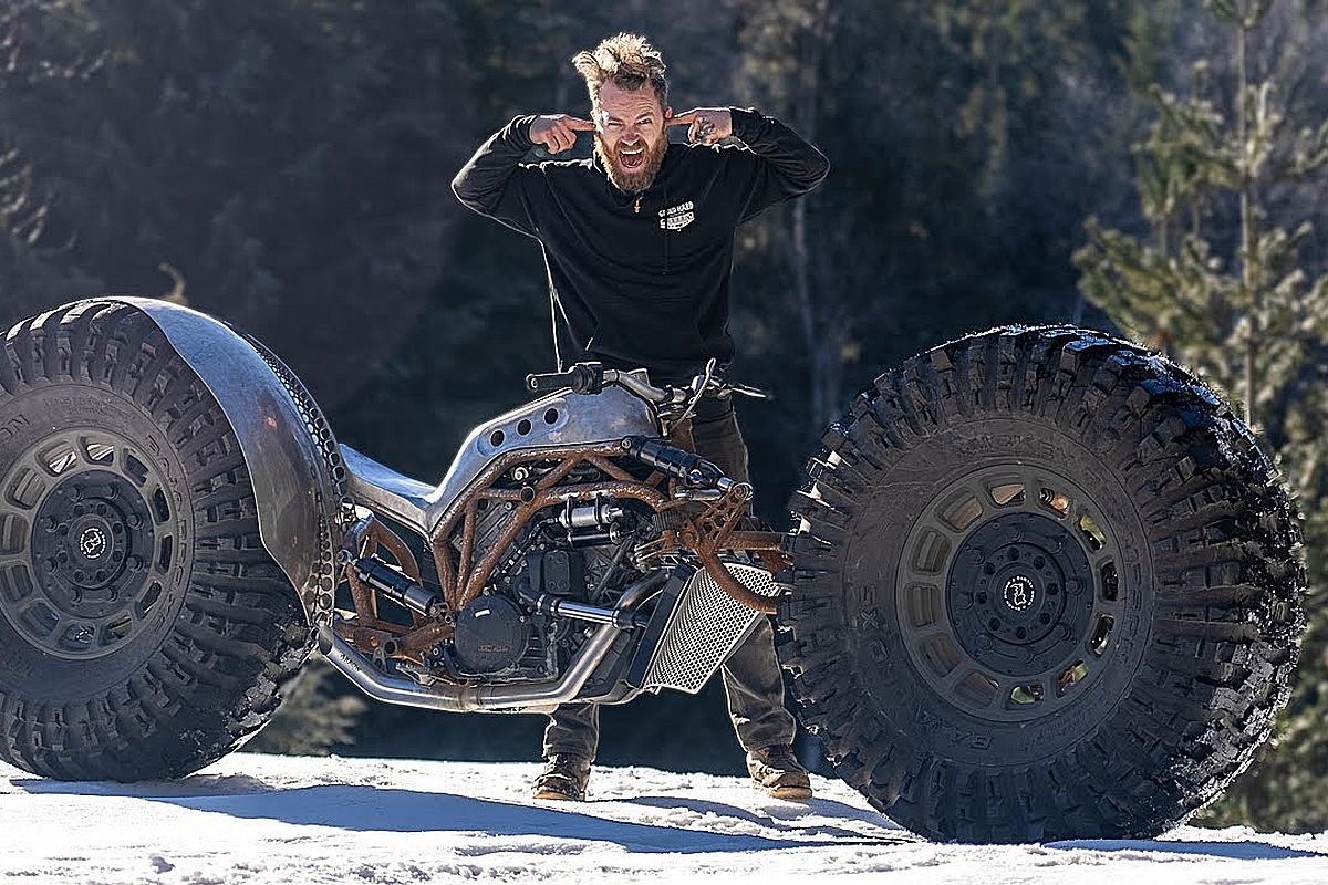 Moto gigante Mad Max ¿de ensueño?: cada vez más a punto