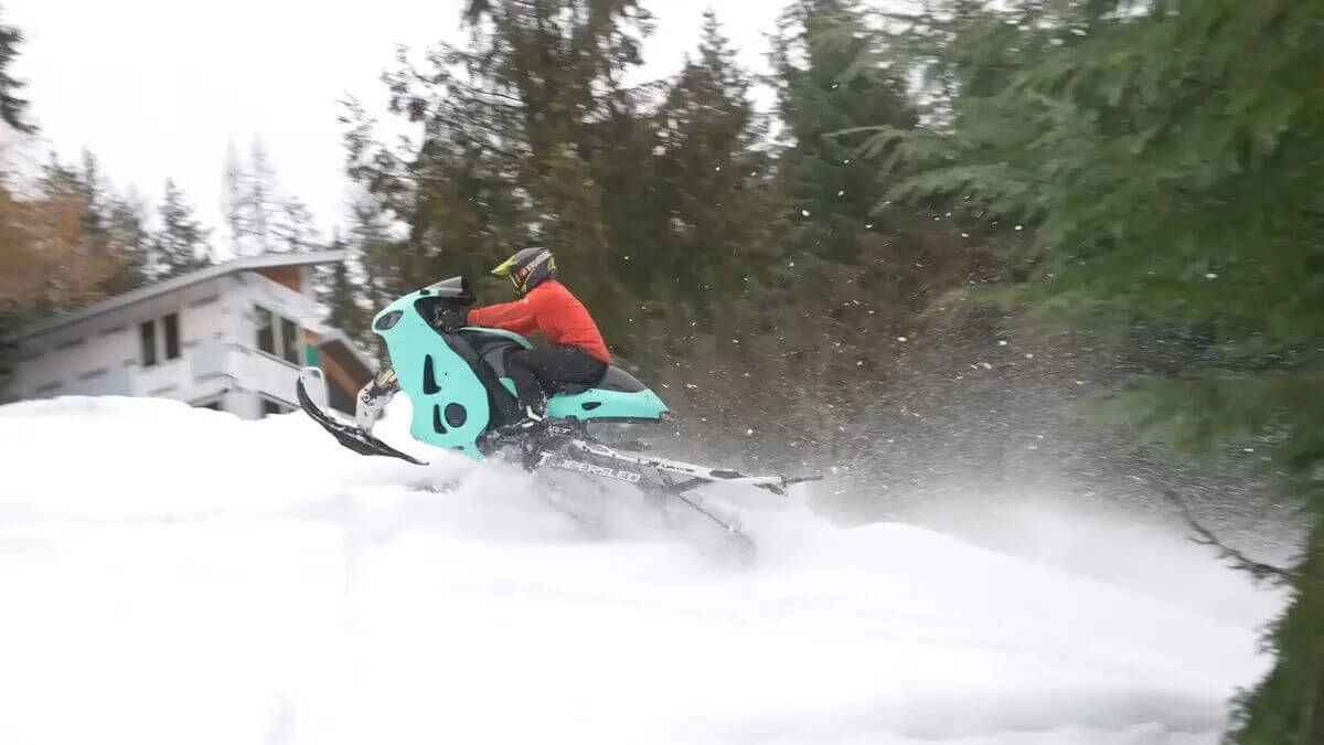Suzuki Hayabusa: la moto de nieve más rápida del mundo