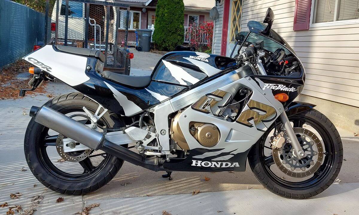 Moto de ensueño: Honda CBR250RR de 1989 ¡hasta 18.000 rpm!