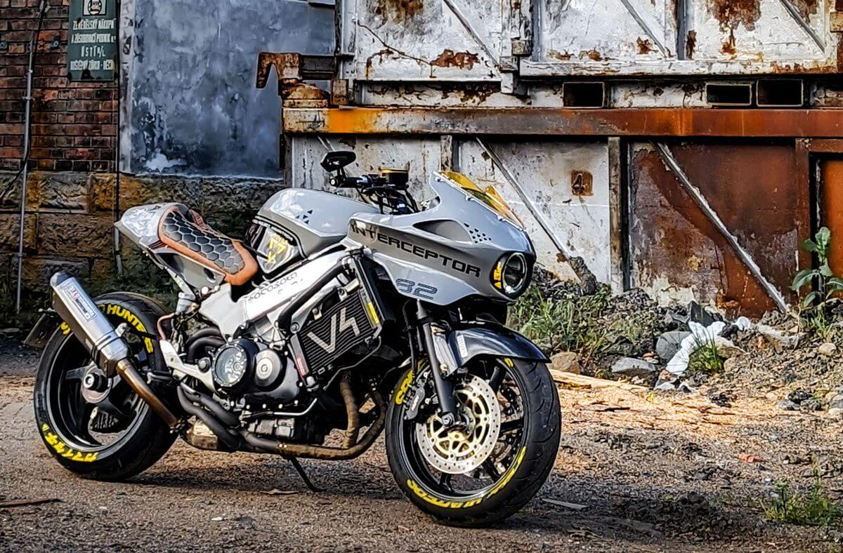Moto de ensueño: Honda VFR800 Interceptor Cyberpunk
