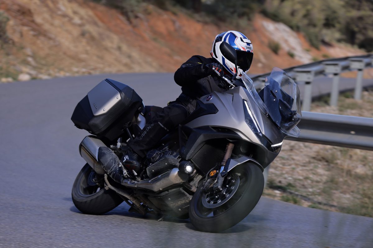 Prueba Honda NT1100 2025: más avanzada, más cómoda, ¡mejor!