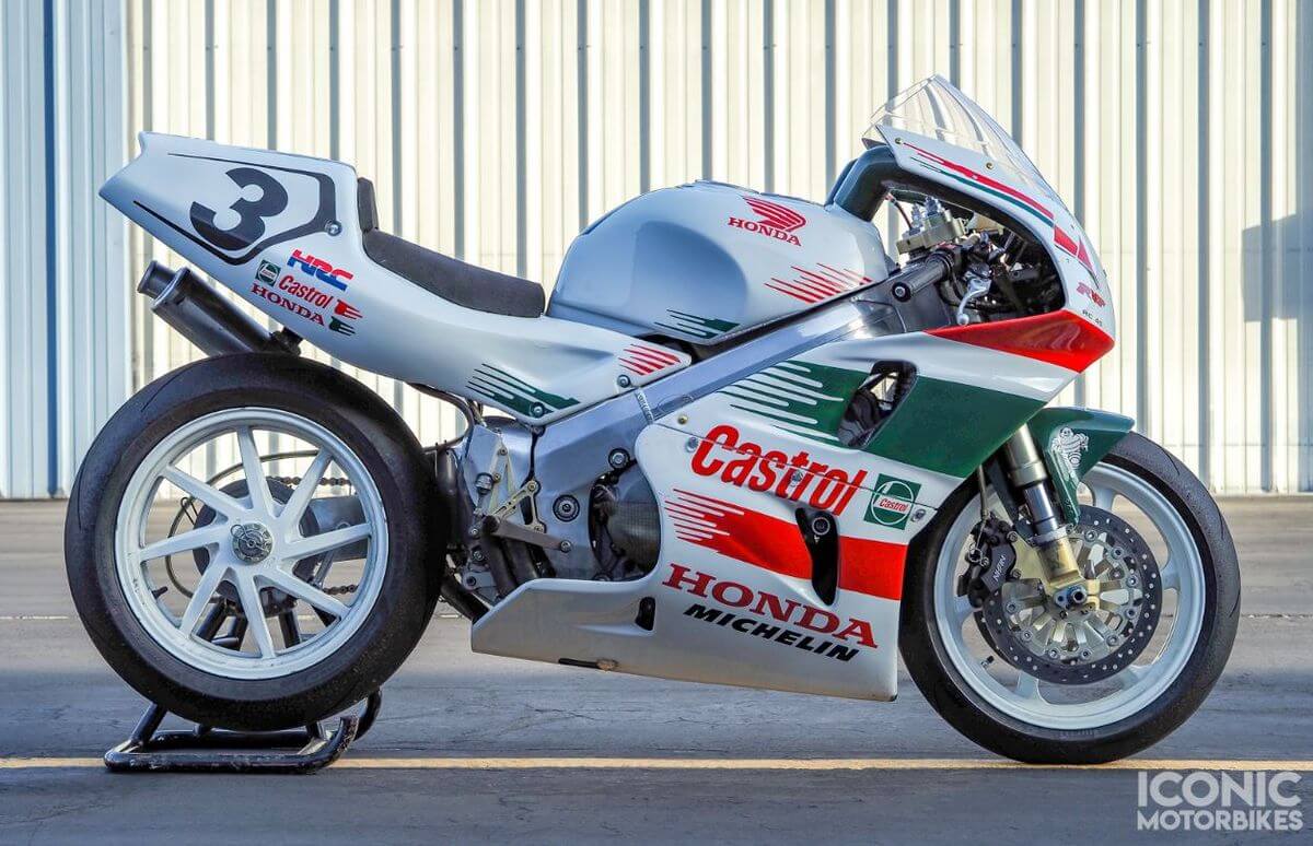 Moto de ensueño: Honda RC45 por solo 15.000 euros
