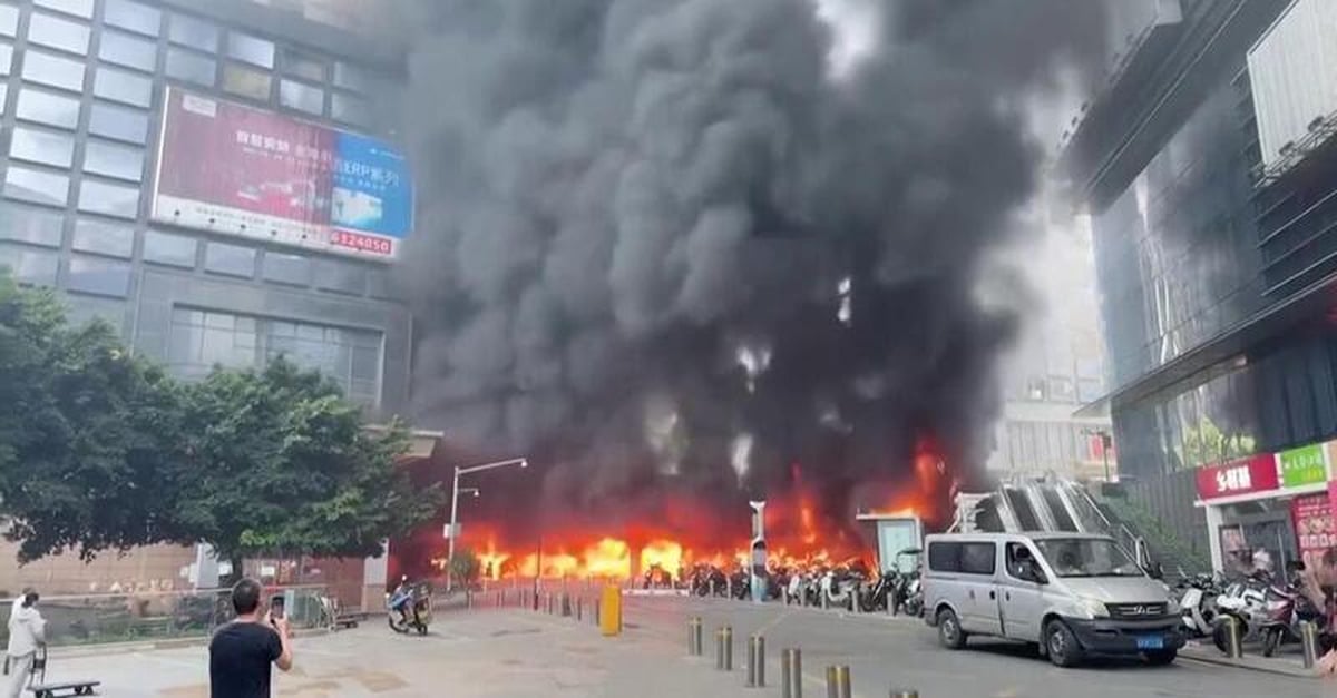 Incendio en un aparcamiento en China: las motos del infierno
