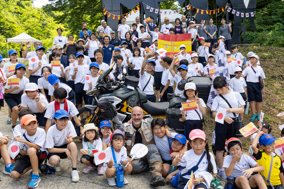 Vuelta al mundo en Triumph: la aventura de Julio Álamo