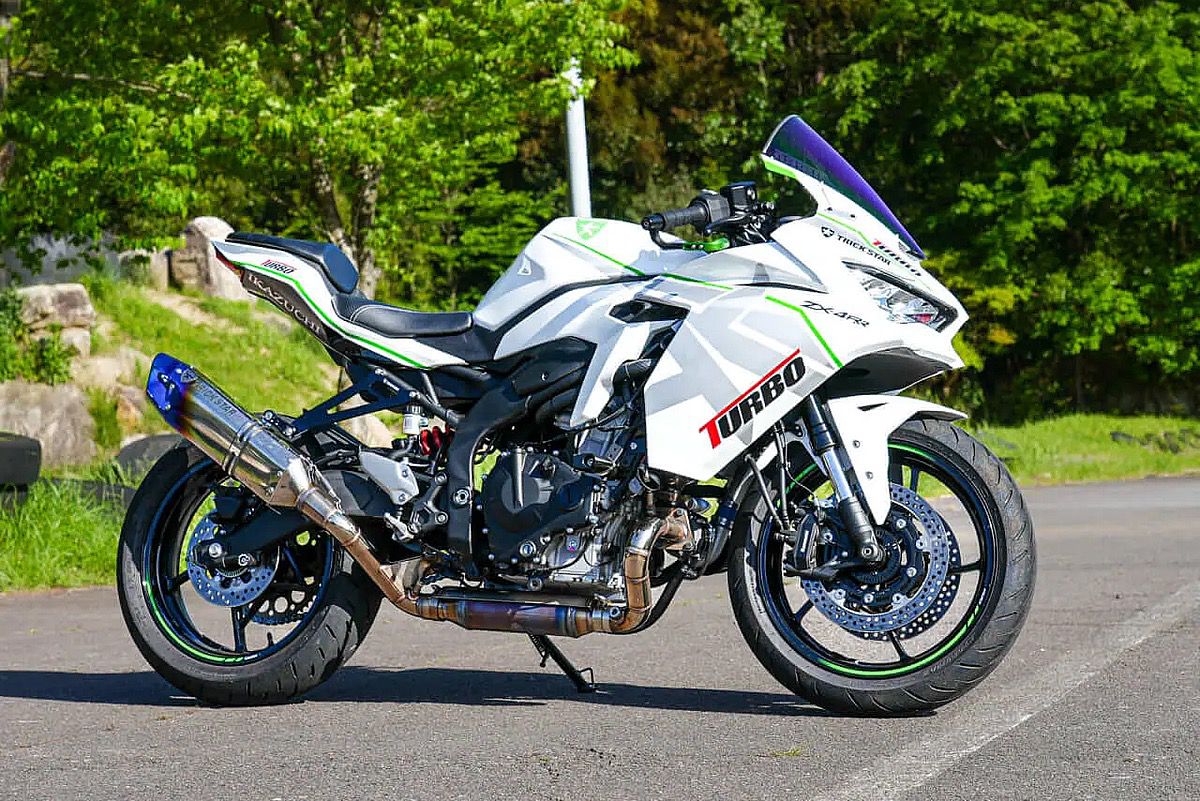 Kawasaki ZX-4RR Turbo: ¡agárrate fuerte!