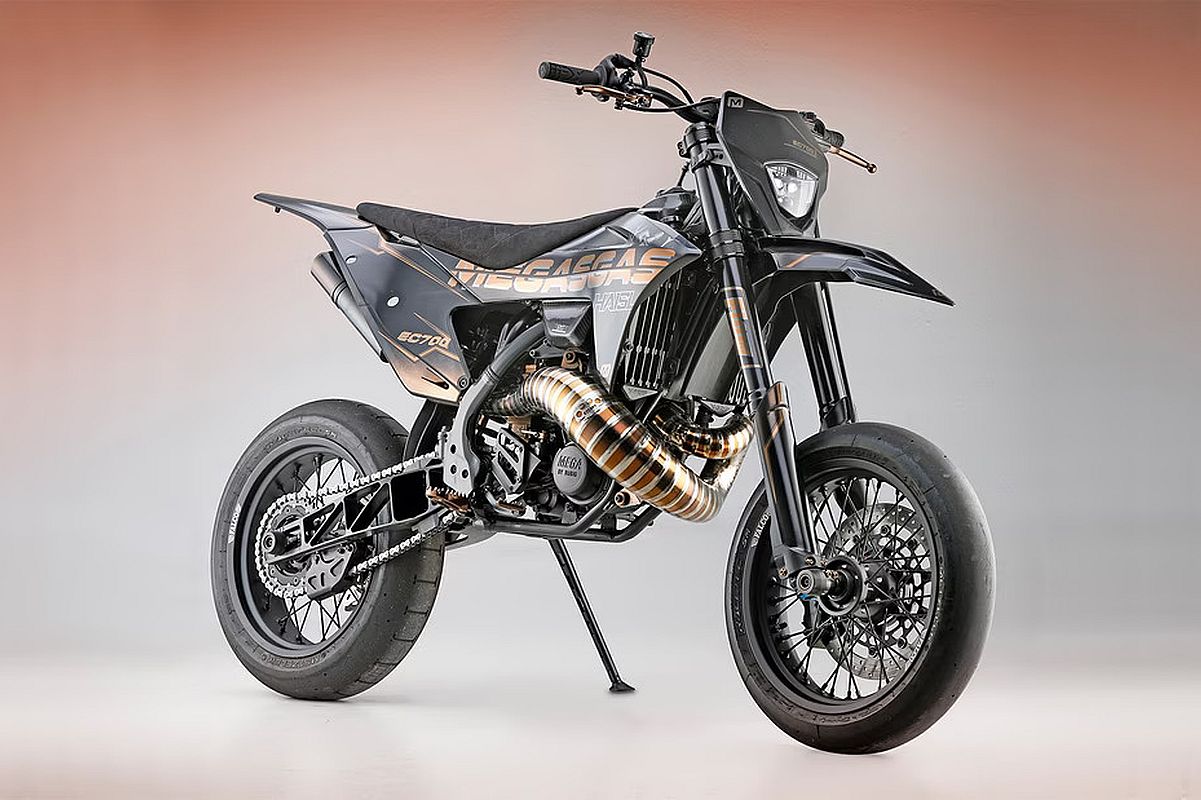 MEGAGASGAS EC 700: motor 2T de 699 cc con 84 CV y 120 kg