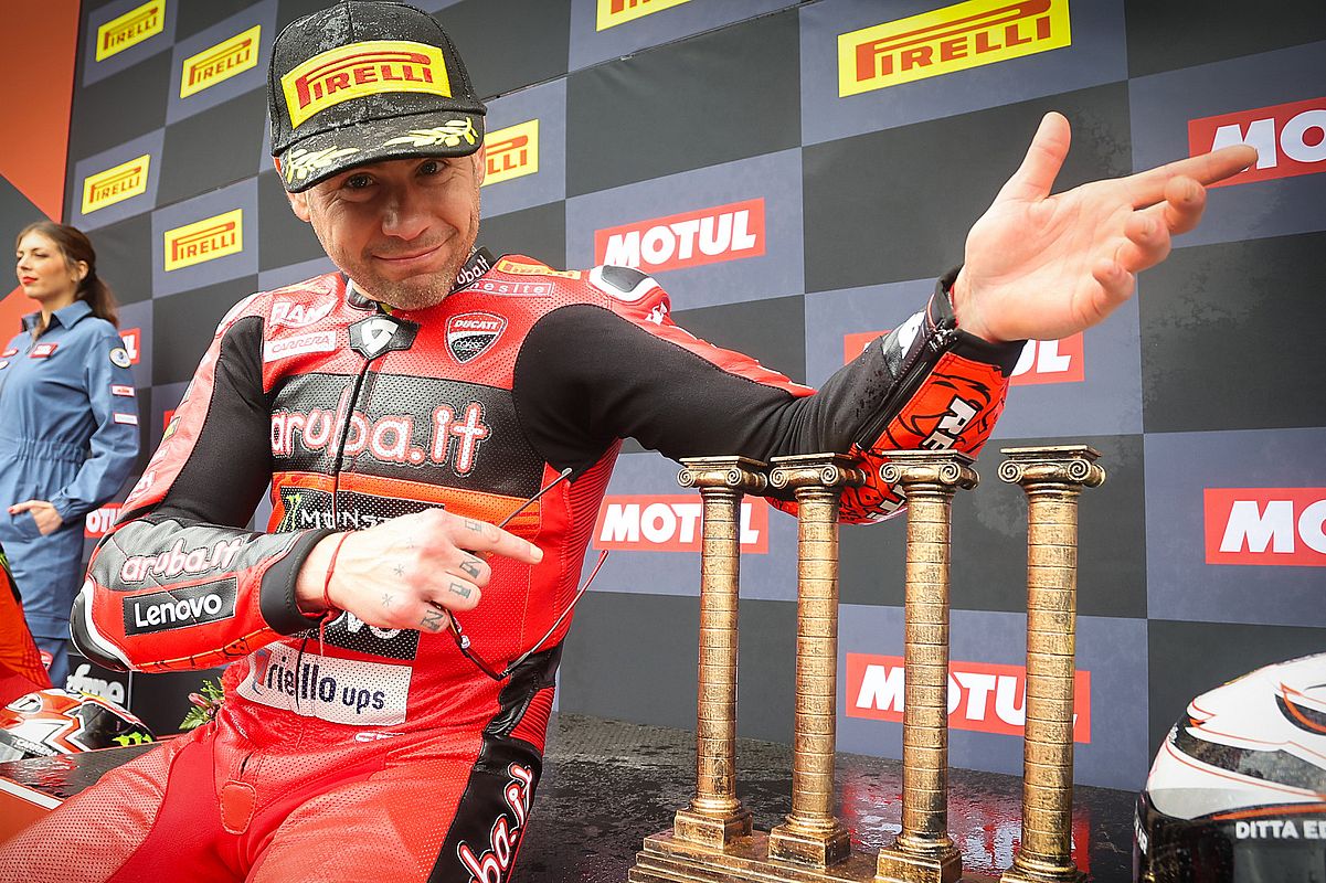 Mundial de SBK: Toprak y BMW llegan, Bautista regresa