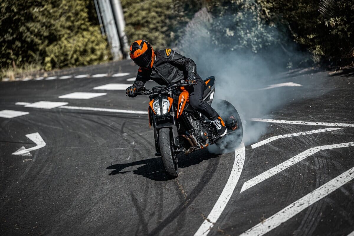 Nueva KTM 790 Duke 2024: todavía más afilada