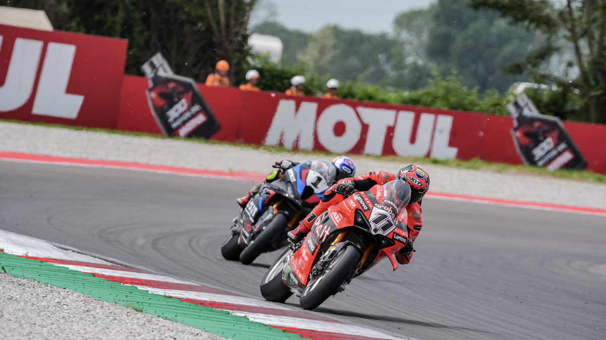Mundial de SBK Cremona (Italia): Bulega, triplete en casa